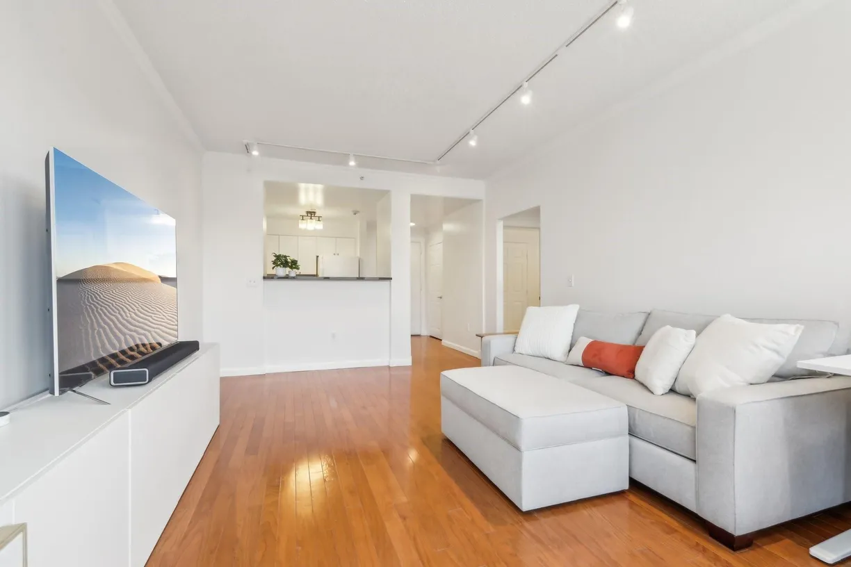 Westchester Real Estate | View 300 Mamaroneck Avenue, 615 | Listing