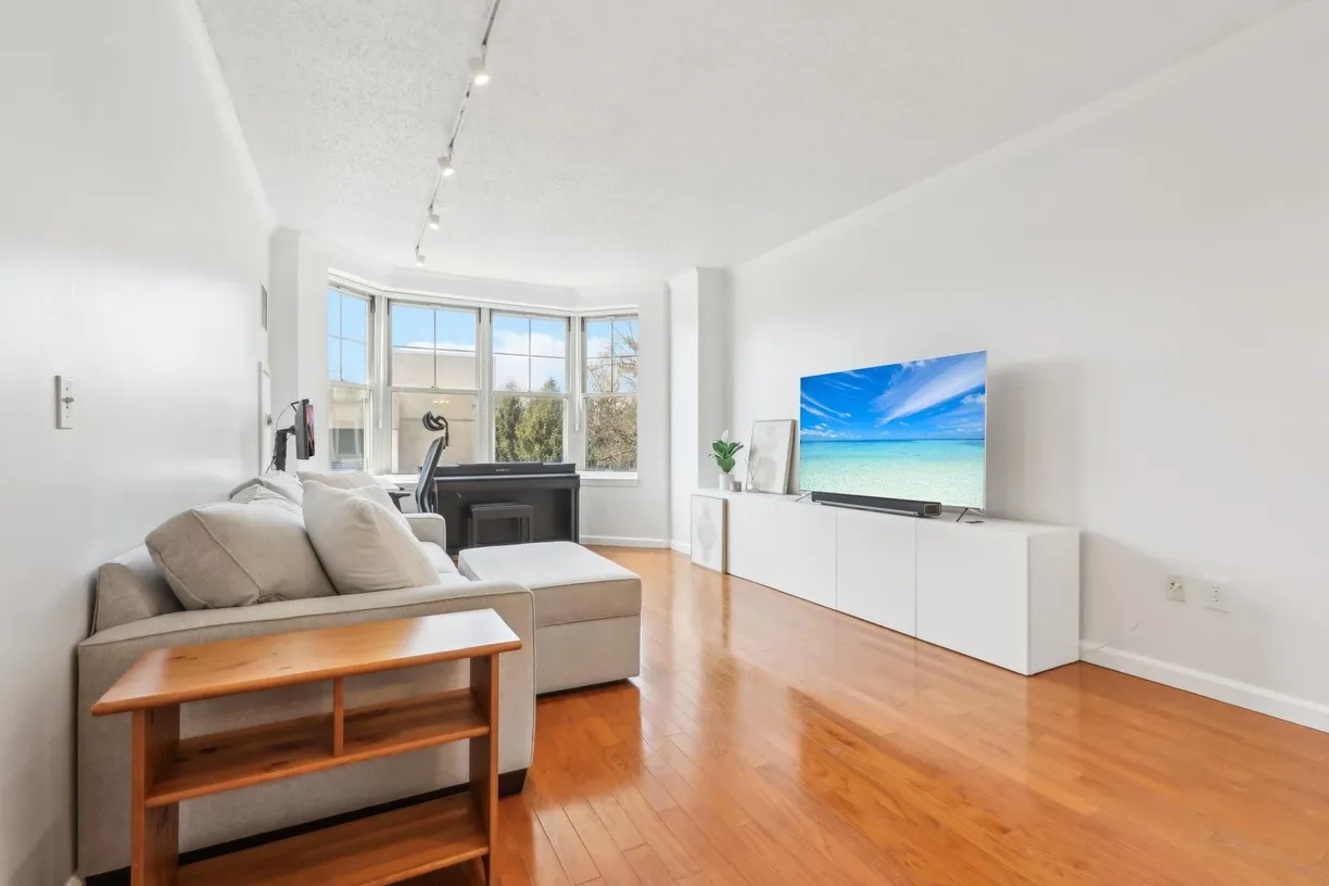 Westchester Real Estate | View 300 Mamaroneck Avenue, 615 | 1 Bed, 1 Bath