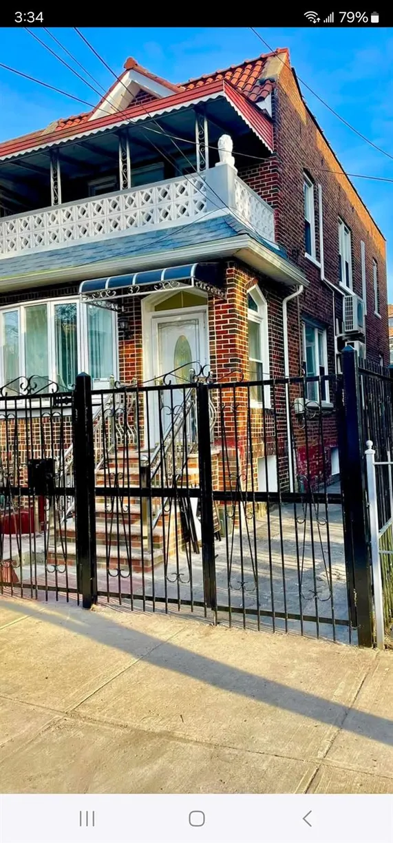 New York City Real Estate | View 32 CROSBY Avenue | 4 Beds, 2 Baths