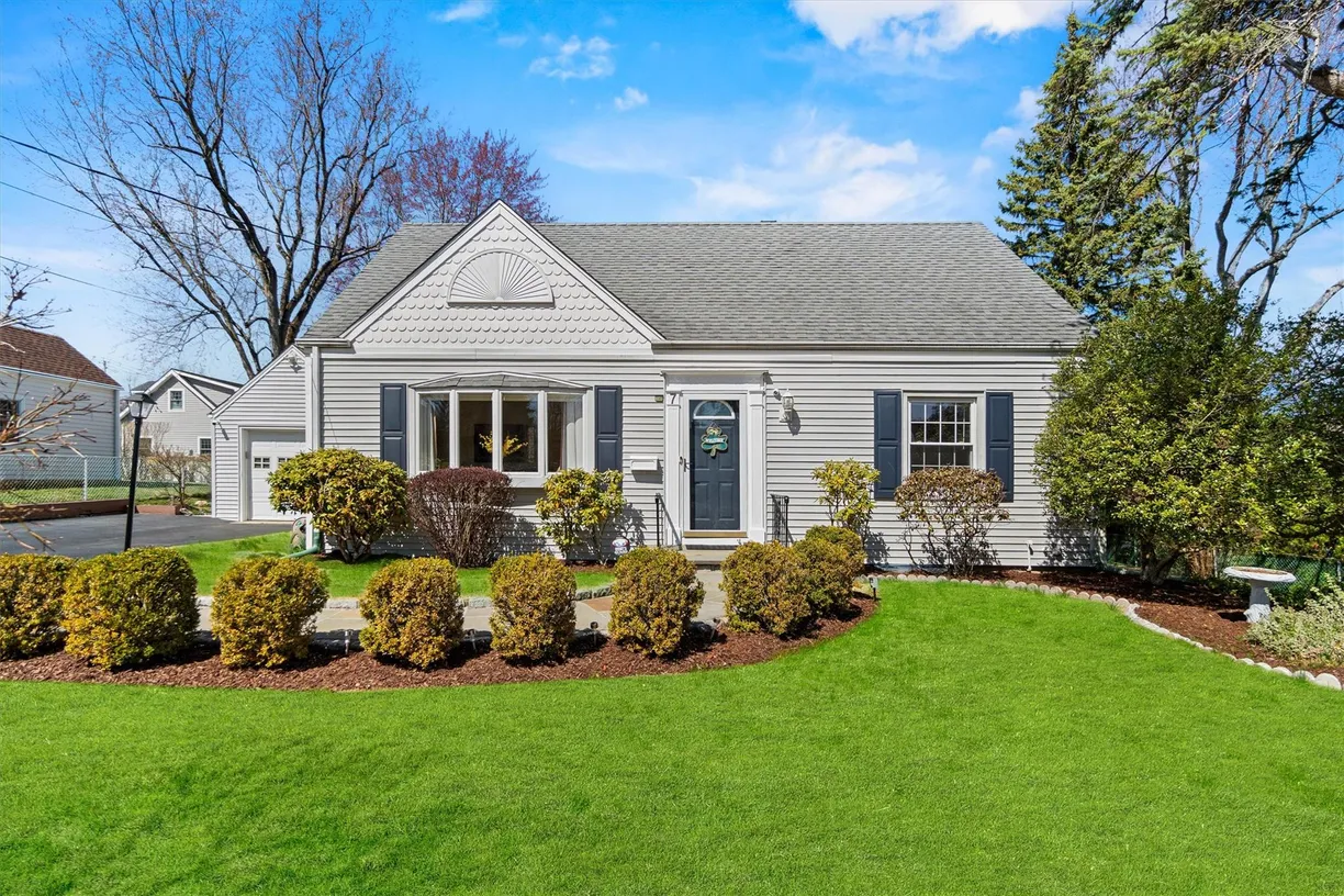 Westchester Real Estate | View 7 E Elm Street | 4 Beds, 1 Bath