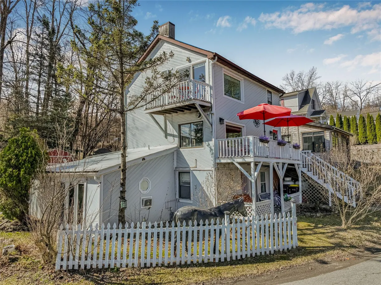 Hudson Valley Real Estate | View 105 Canal | Listing