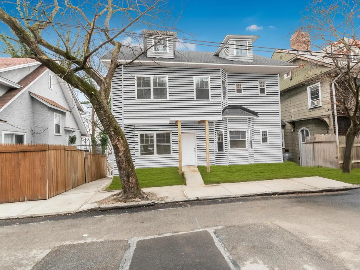 Westchester Real Estate | View 23 Lincoln Terrace | Listing