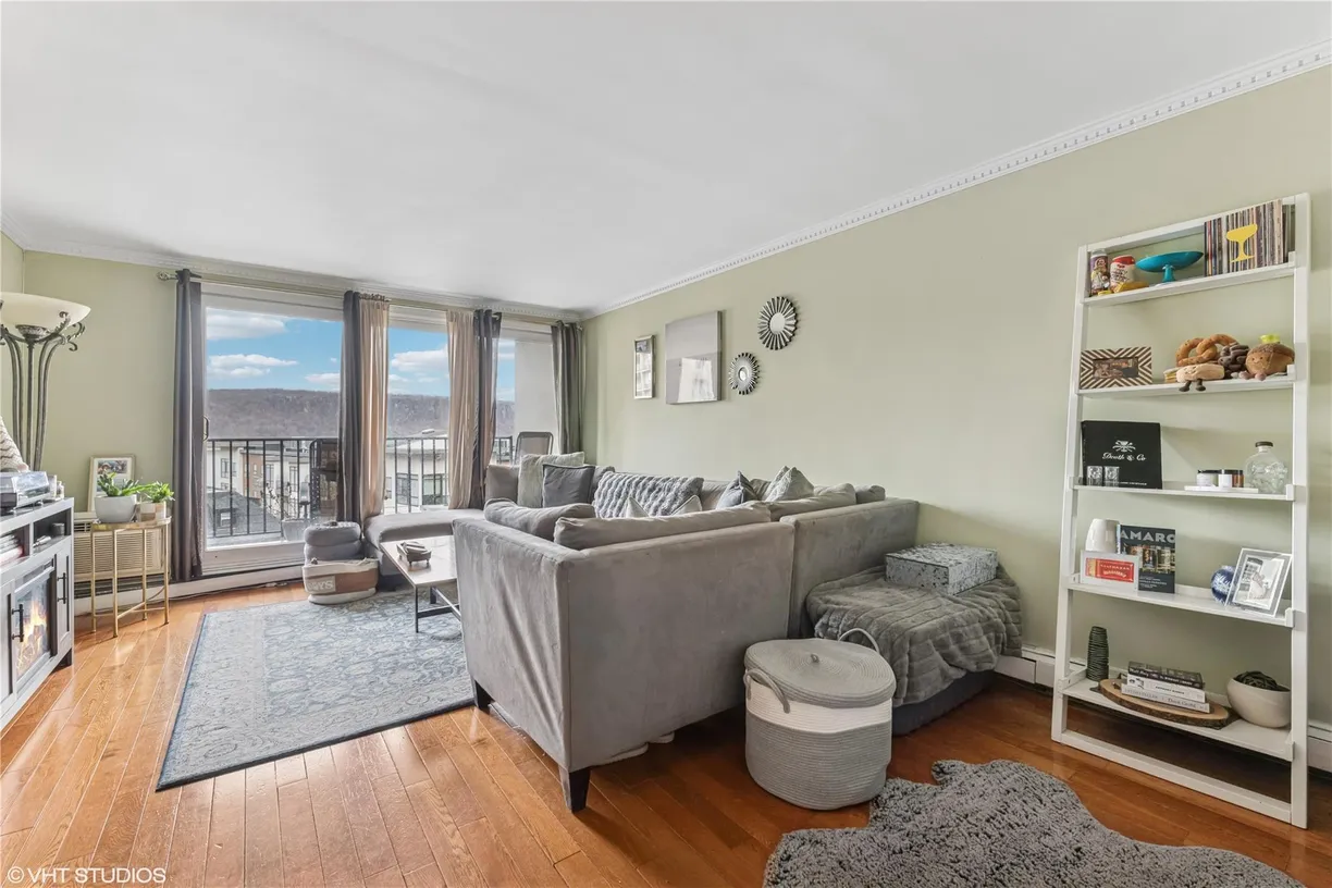 Westchester Real Estate | View 1120 Warburton Avenue, 2C | Listing