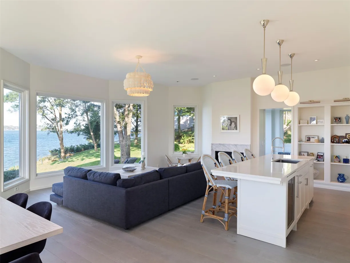 The Hamptons Real Estate | View 2 Sun Court Court | Listing