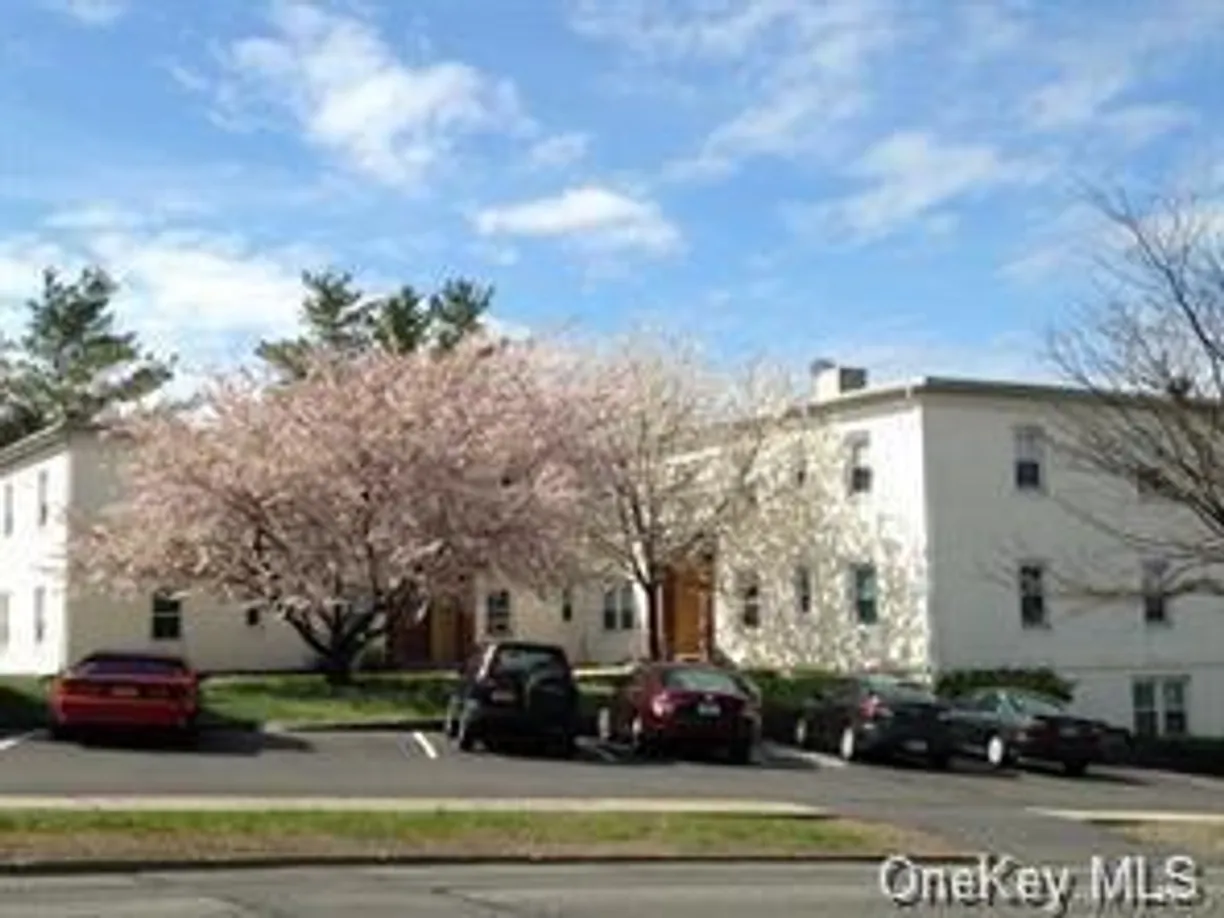 Rockland/Orange/NJ Real Estate | View 120 CN E CENTRAL Avenue | 1 Bath