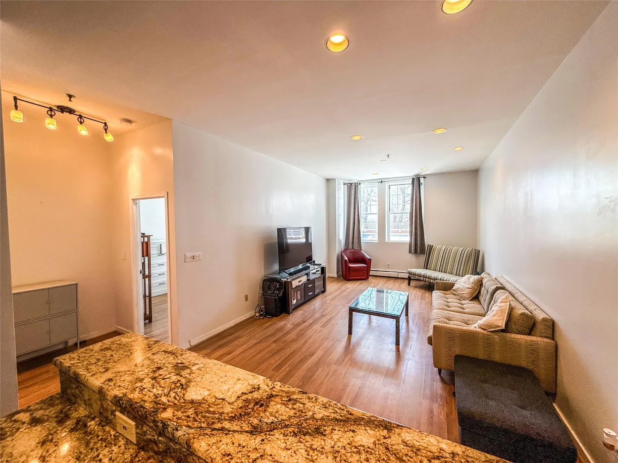 Westchester Real Estate | View 100 Clarewood Drive, 4G | Listing