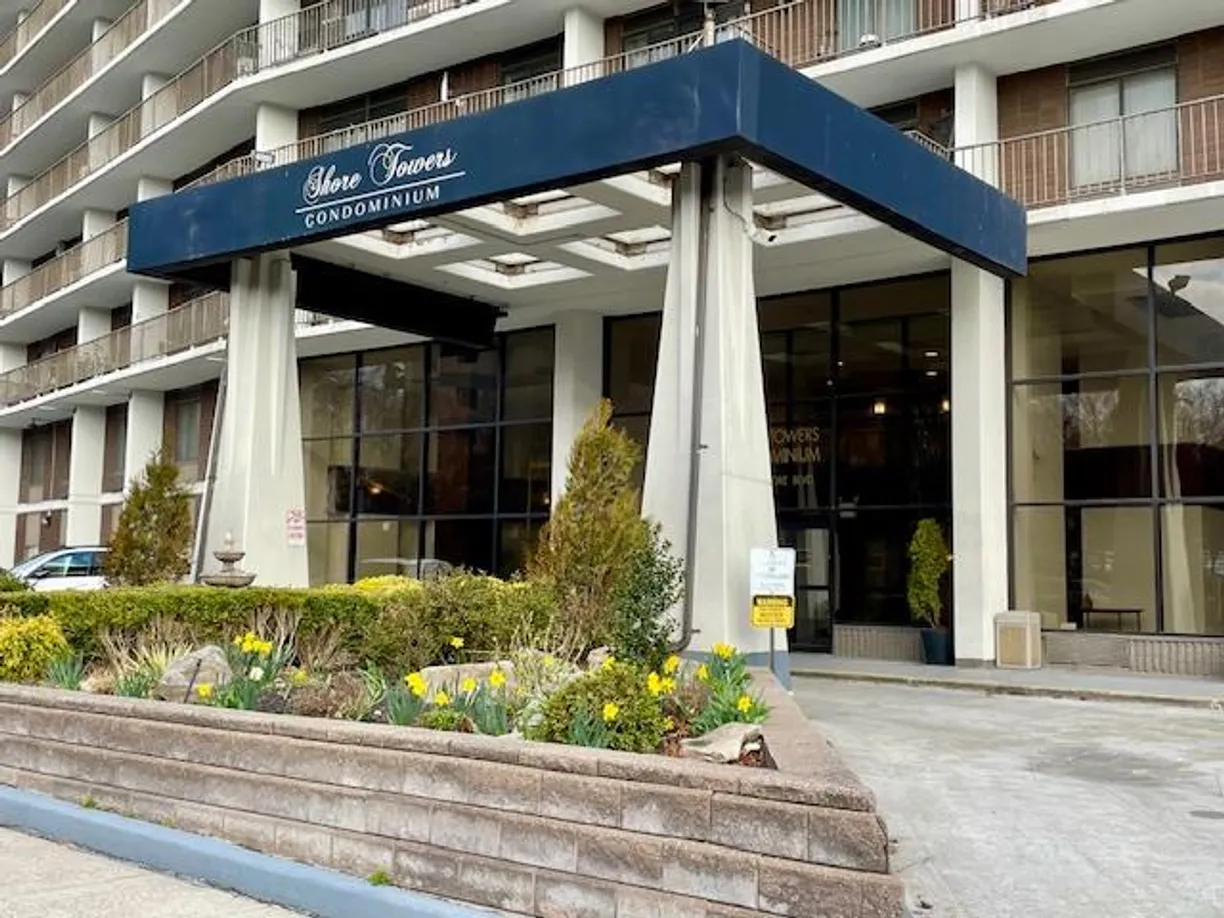 New York City Real Estate | View 25-40 Shore Boulevard, 3G | 2 Beds, 2 Baths