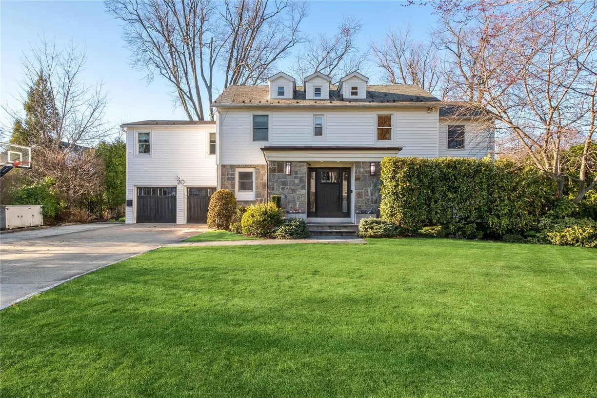 Westchester Real Estate | View 20 Stratton Road | 5 Beds, 4 Baths