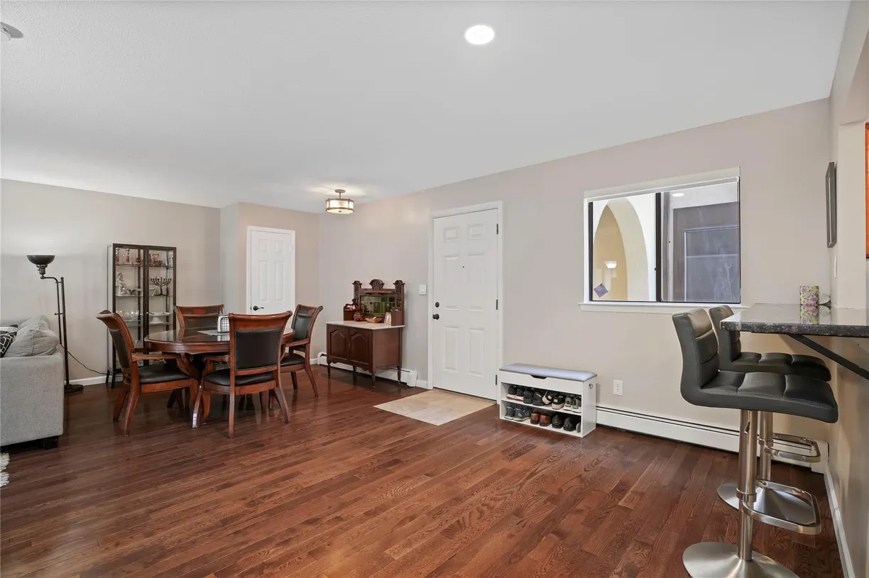 Westchester Real Estate | View 15 Granada Crescent, 6 | Listing