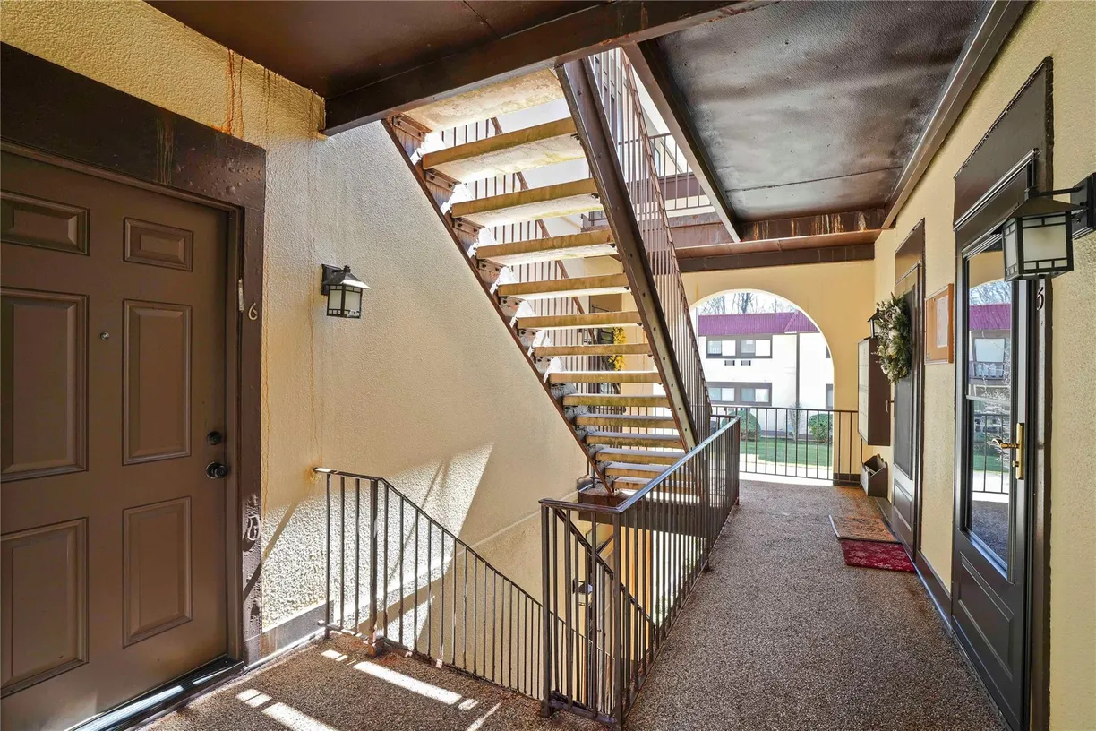 Westchester Real Estate | View 15 Granada Crescent, 6 | Listing
