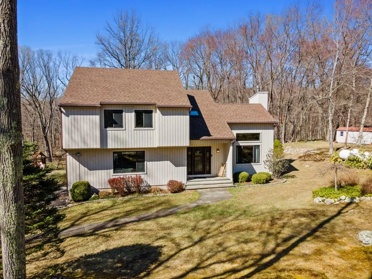 Westchester Real Estate | View 5 Canaan Circle | Listing