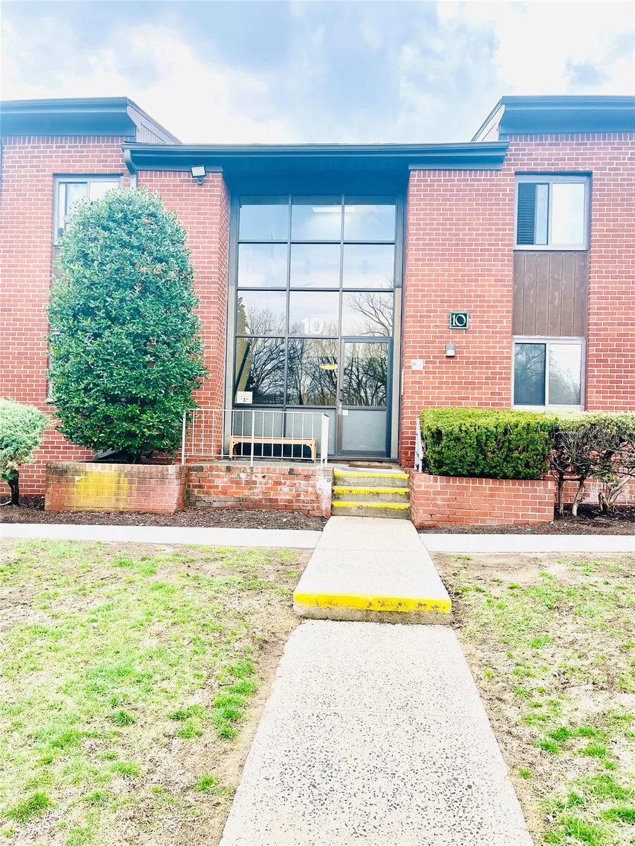 Rockland/Orange/NJ Real Estate | View 10 Charles Lane, 1C | 1 Bed, 1 Bath