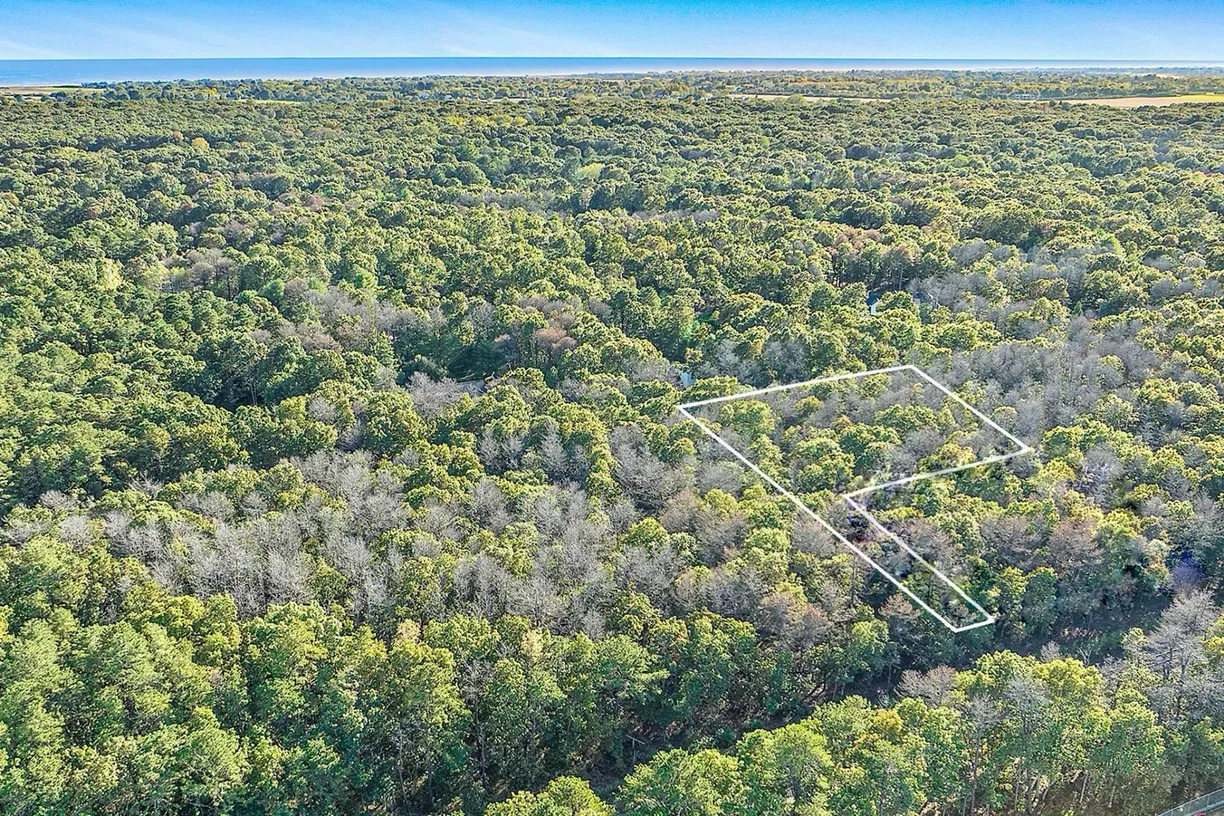 The Hamptons Real Estate | View 492 Wainscott Harbor Road