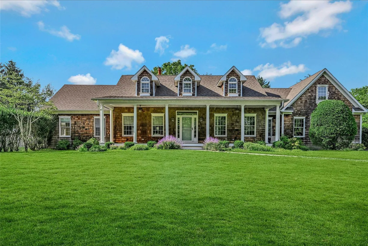 The Hamptons Real Estate | View 315 Green Way | Listing