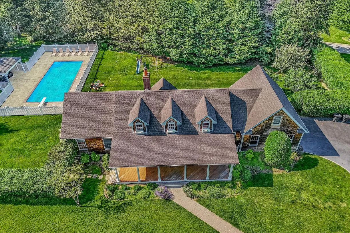 The Hamptons Real Estate | View 315 Green Way | Listing