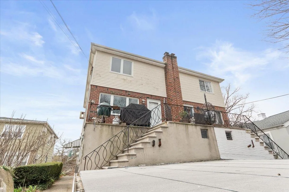 Westchester Real Estate | View 1096 Midland Avenue | Listing