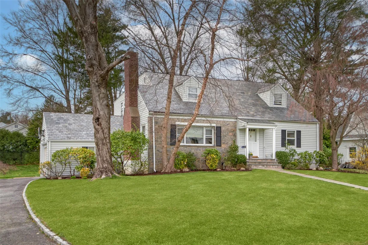 Westchester Real Estate | View 7 Canterbury Road | Listing