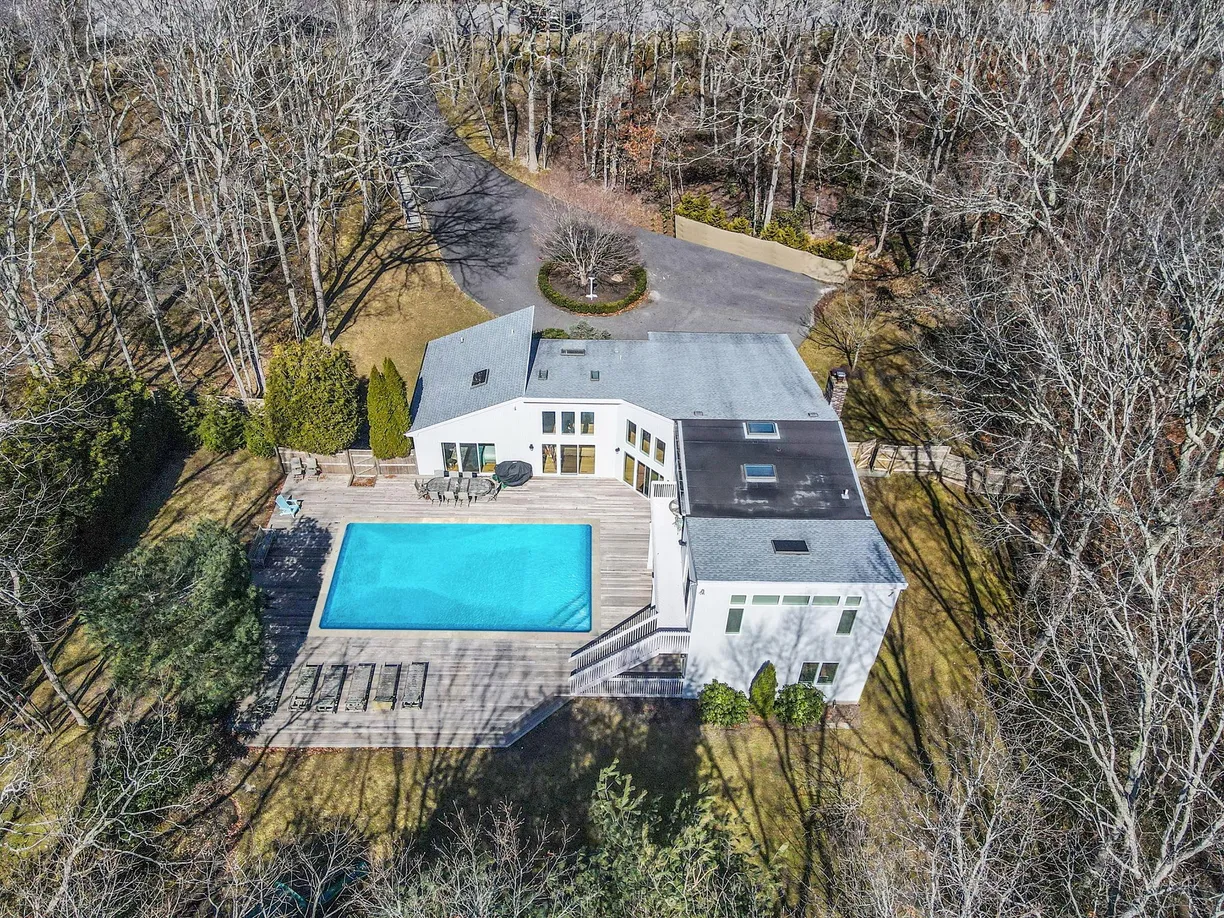 The Hamptons Real Estate | View 44 Bob White Drive | Listing
