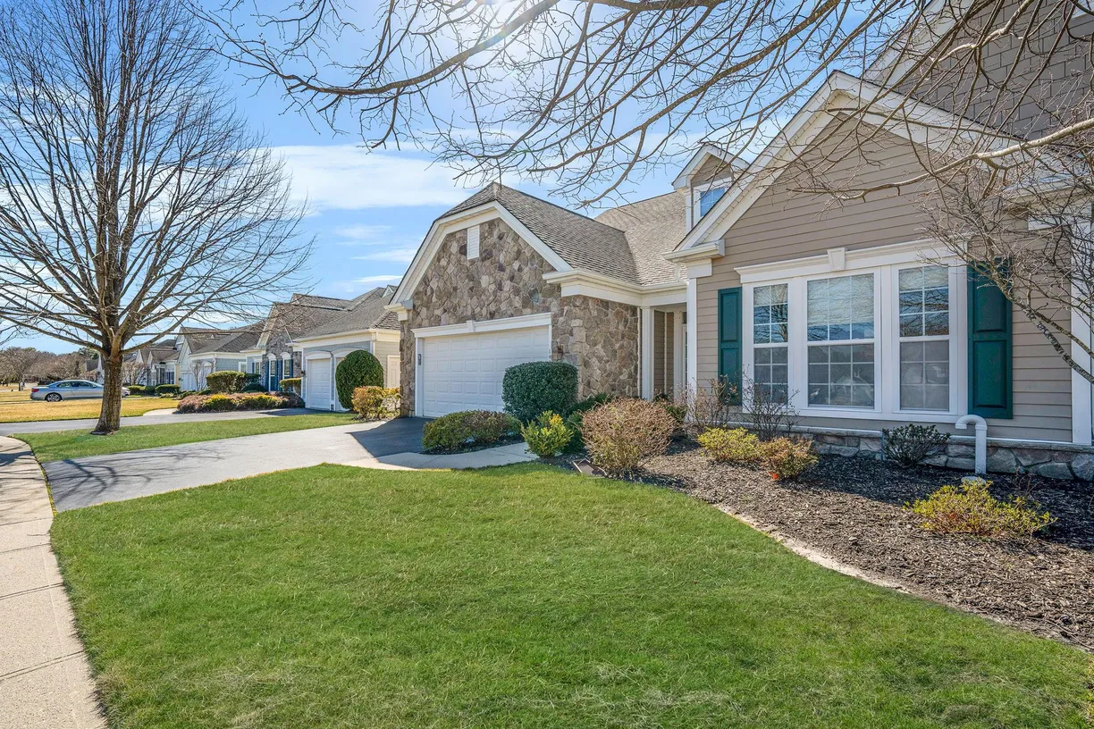 The Hamptons Real Estate | View 143 Scott Drive | Listing