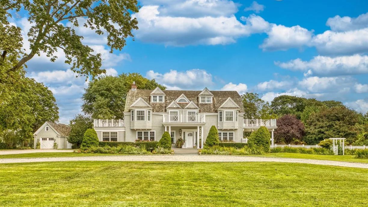 The Hamptons Real Estate | View 44 Beach Lane | 6 Beds, 4 Baths