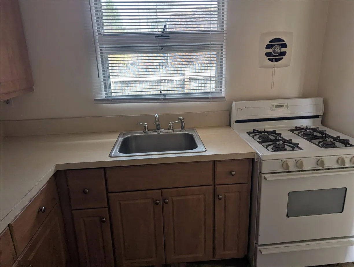 Rockland/Orange/NJ Real Estate | View 113 E Washington Avenue, 111 | Listing