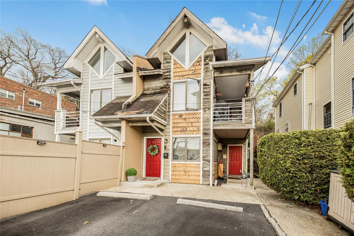 Westchester Real Estate | View 764 WARBURTON Avenue | Listing