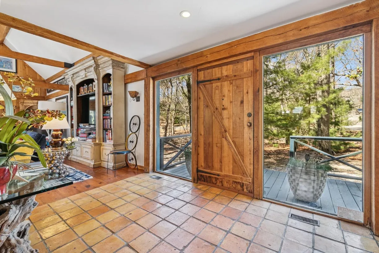 The Hamptons Real Estate | View 4 Marion Lane | Listing