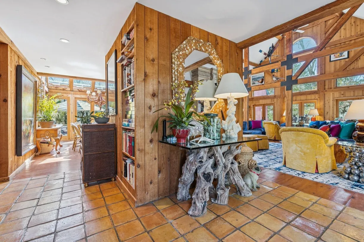 The Hamptons Real Estate | View 4 Marion Lane | Listing