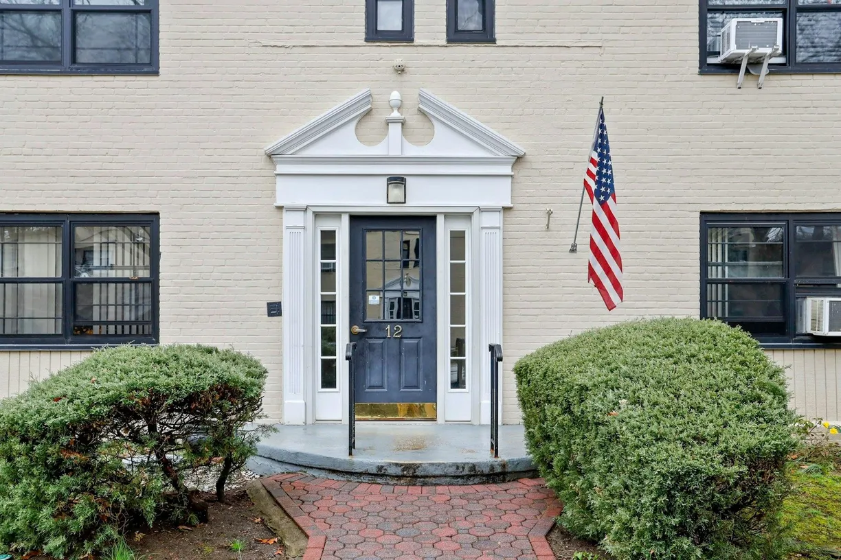 Westchester Real Estate | View 12 Field End Lane, Apt 1 | 2 Beds, 2 Baths