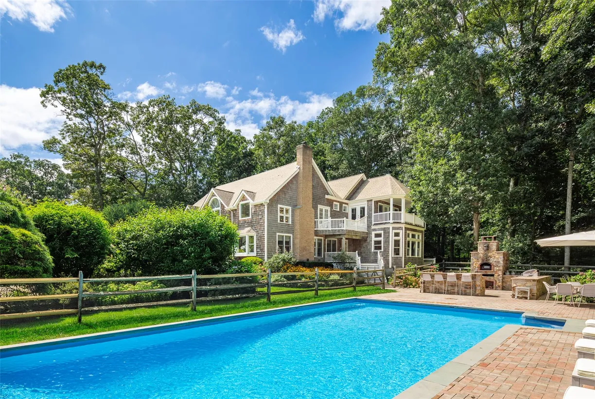 The Hamptons Real Estate | View 652 Noyack Path | 6 Beds, 6 Baths
