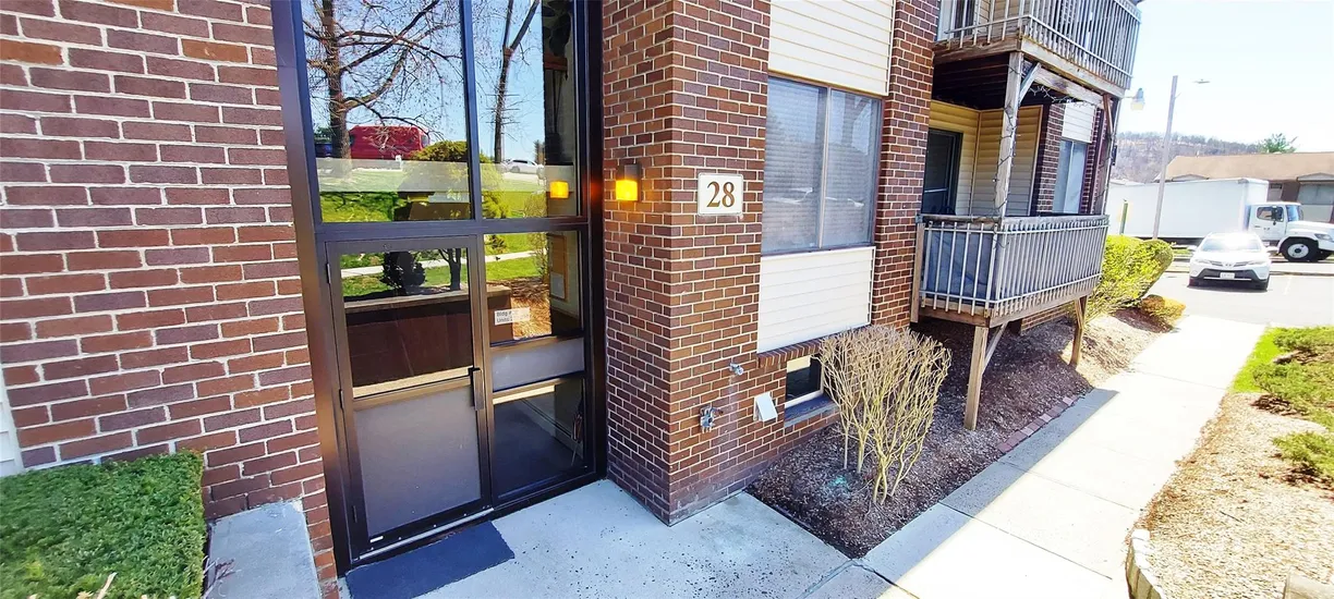 Rockland/Orange/NJ Real Estate | View 282 Country Club Lane | 1 Bed, 1 Bath