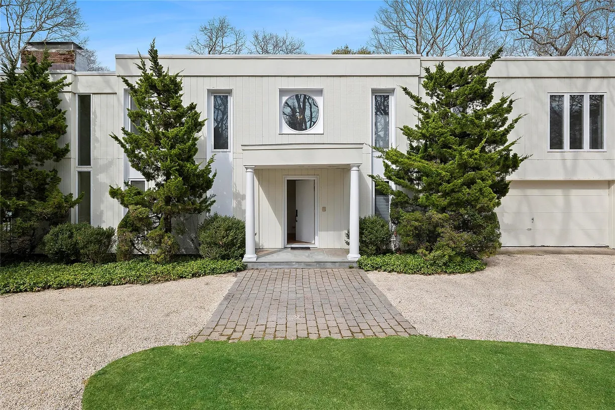 The Hamptons Real Estate | View 28 Georgica Close Road | 5 Beds, 4 Baths