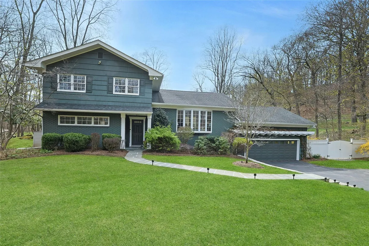 Westchester Real Estate | View 42 Cross Ridge Road | 3 Beds, 3 Baths