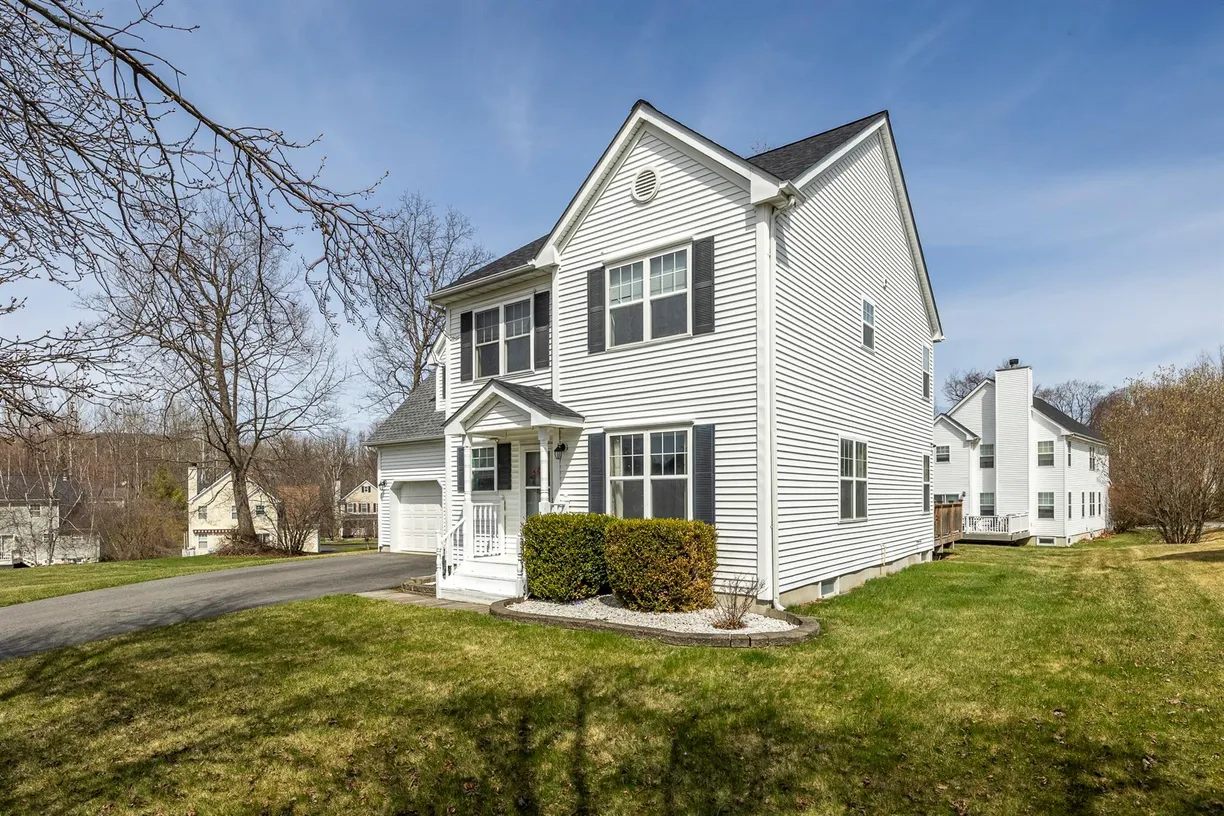 Hudson Valley Real Estate | View 18 Pleasant Glen | Listing