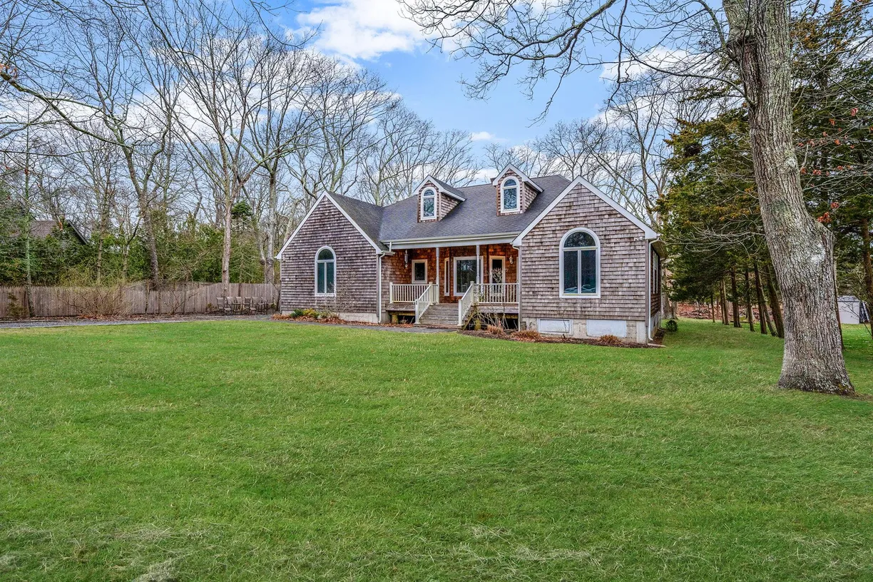 The Hamptons Real Estate | View 64 Turtle Cove Drive | Listing