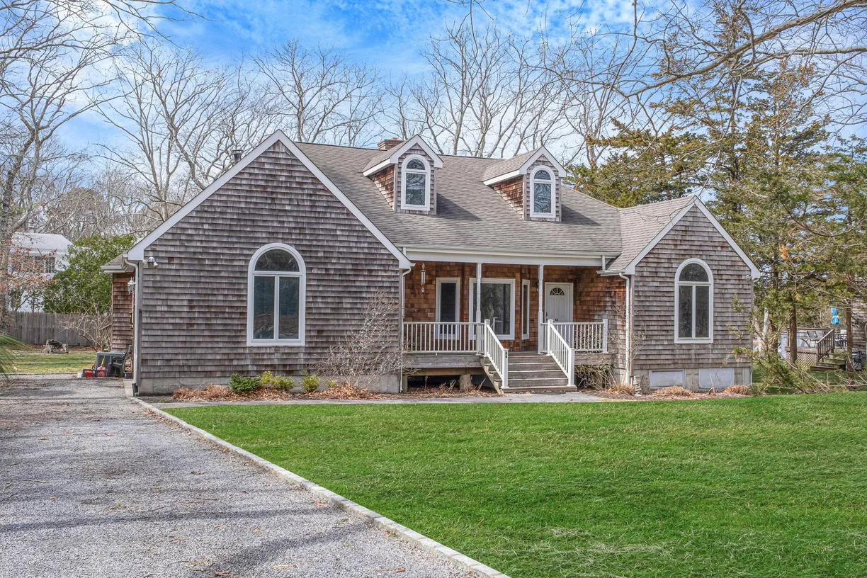 The Hamptons Real Estate | View 64 Turtle Cove Drive | Listing
