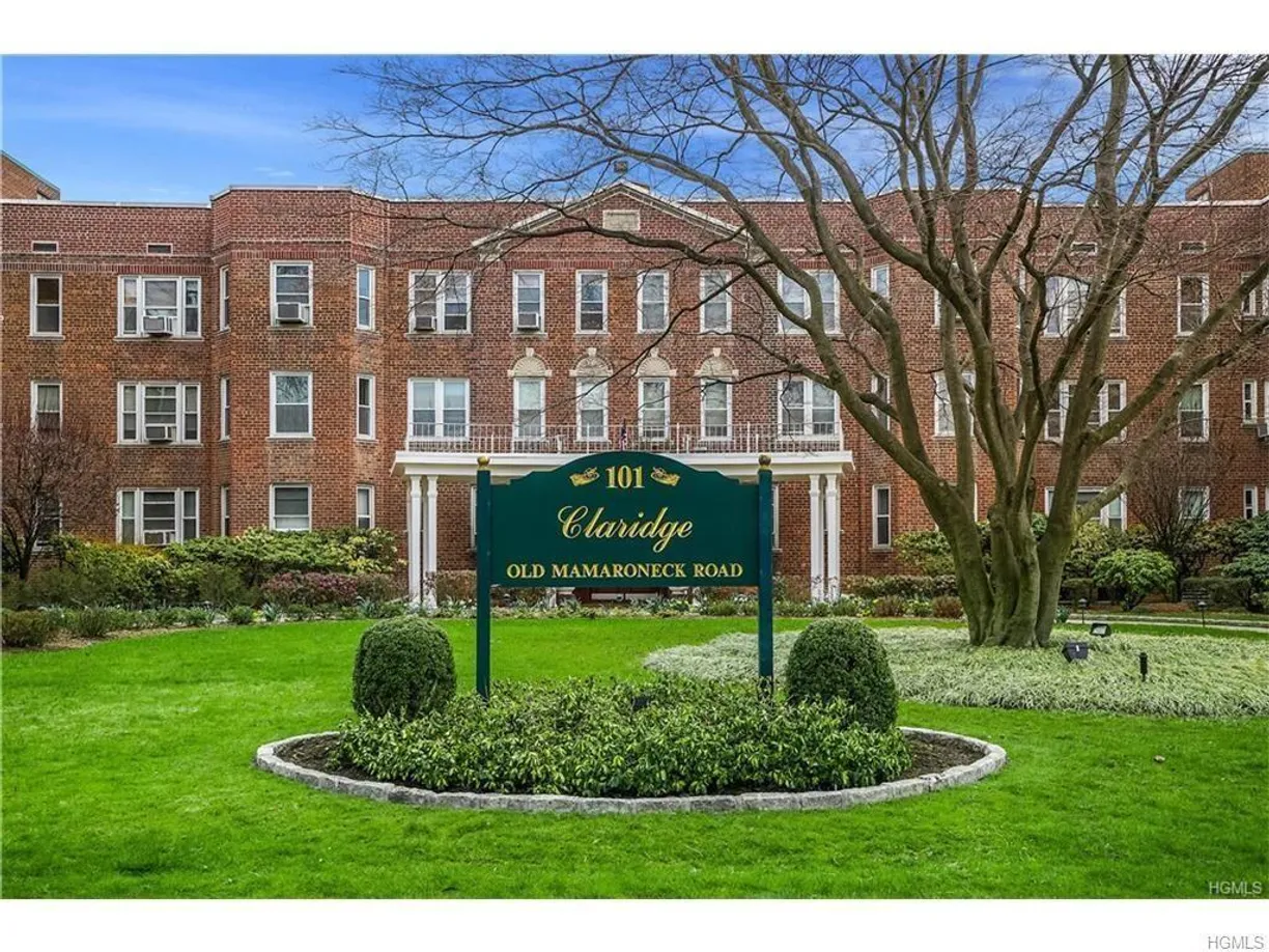 Westchester Real Estate | View 101 Old Mamaroneck Road, S2 | 2 Beds, 1 Bath