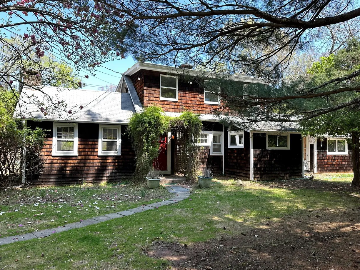 Rockland/Orange/NJ Real Estate | View 15 East Lane | 4 Beds, 3 Baths