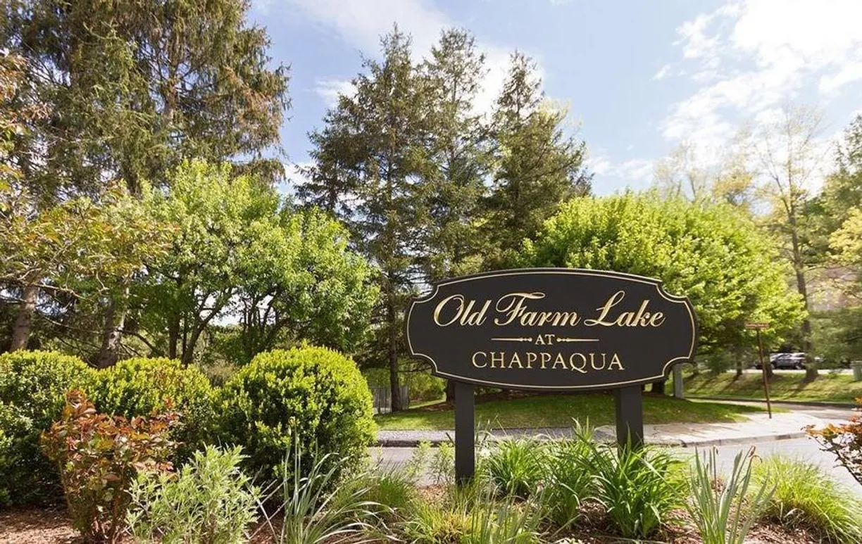 Westchester Real Estate | View 177 Birchwood Close, 177 | 2 Beds, 2 Baths