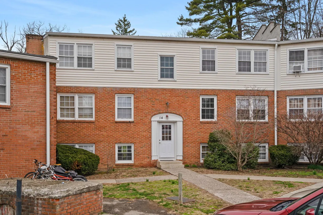 Hudson Valley Real Estate | View 14 Huguenot Street, 6 | Listing