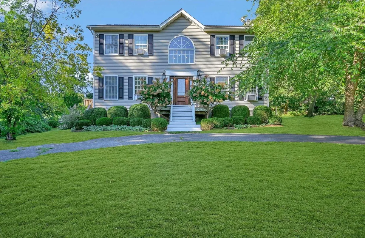 The Hamptons Real Estate | View 215 Kouros Road | Listing