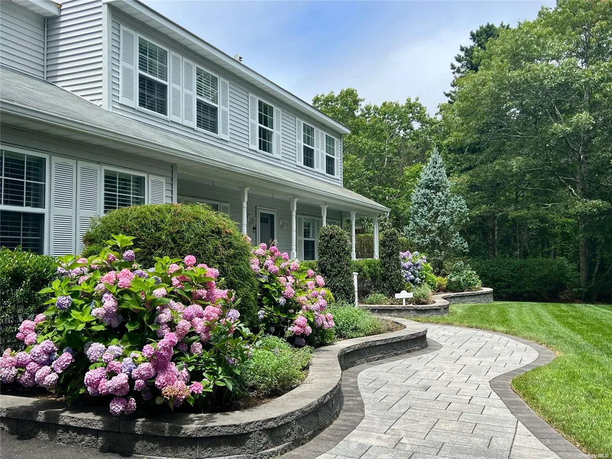 The Hamptons Real Estate | View 20 Jennifers Path | Listing
