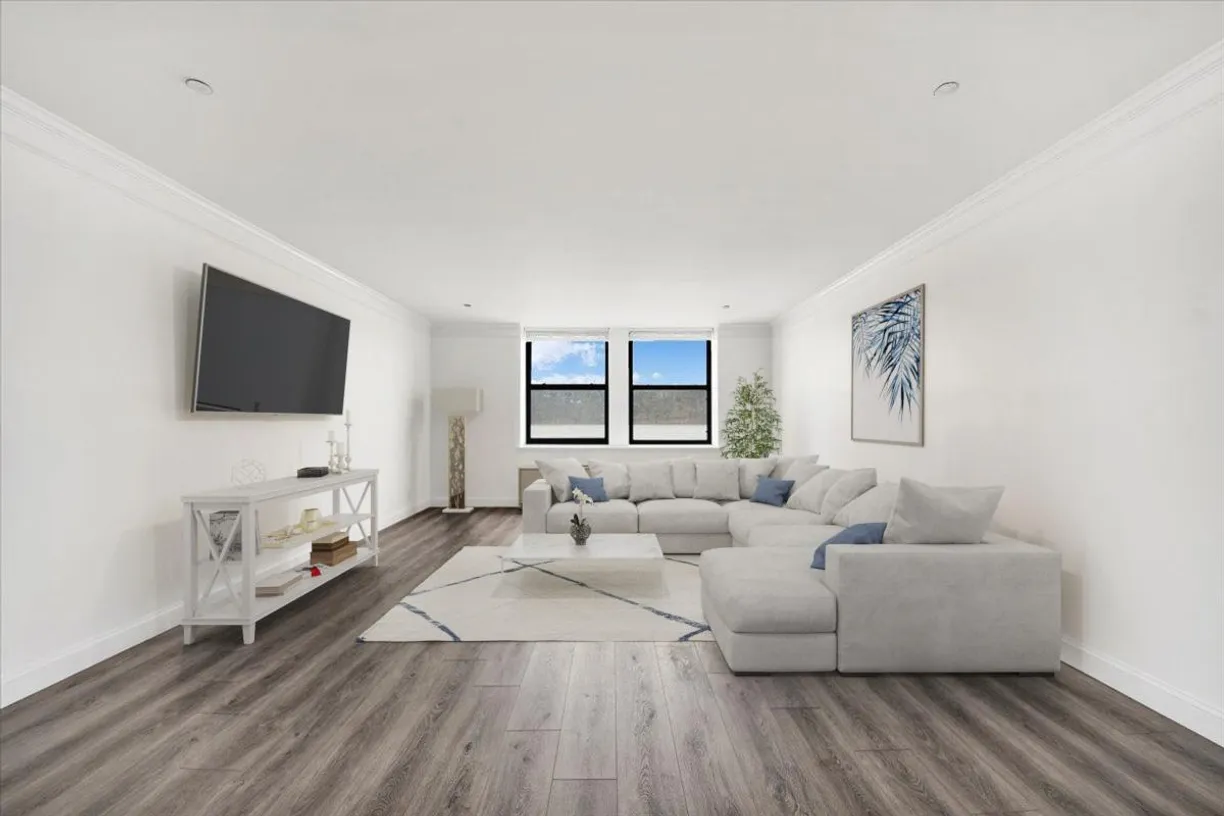 Westchester Real Estate | View 23 Water Grant Street, 3B | 1 Bed, 1 Bath