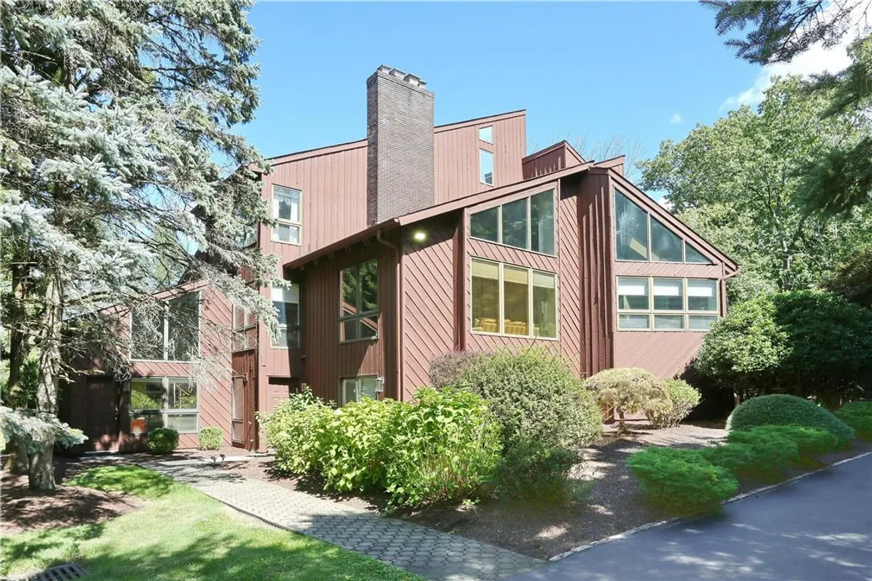Rockland/Orange/NJ Real Estate | View 4 Misty Lane | Listing