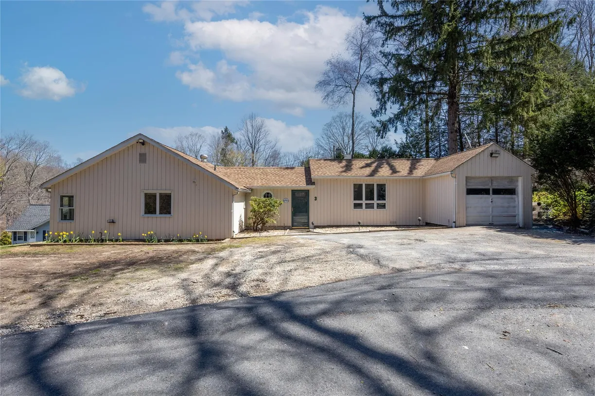 Westchester Real Estate | View 3 Lake Avenue | 2 Beds, 1 Bath