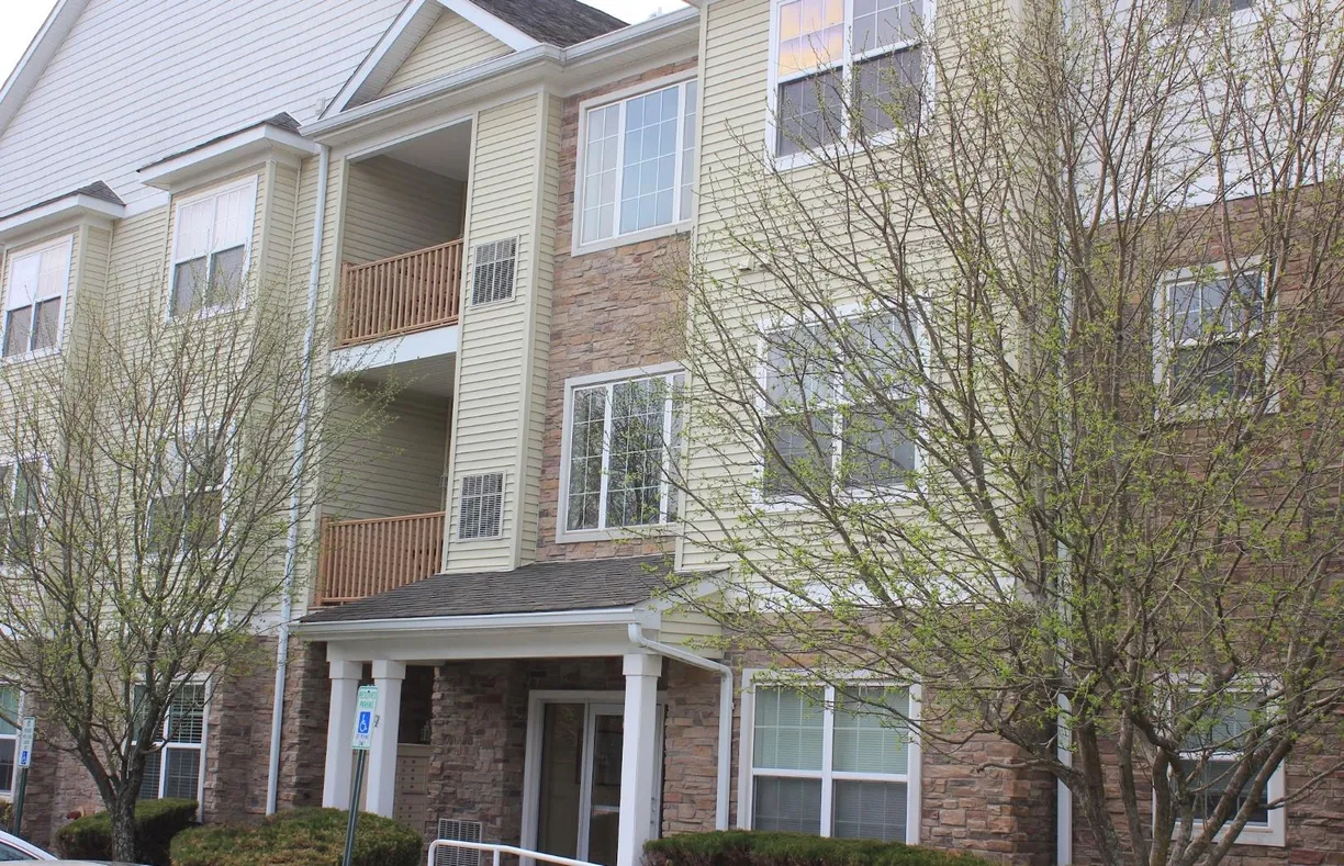 Rockland/Orange/NJ Real Estate | View 932 Tower Ridge Circle | 2 Beds, 2 Baths