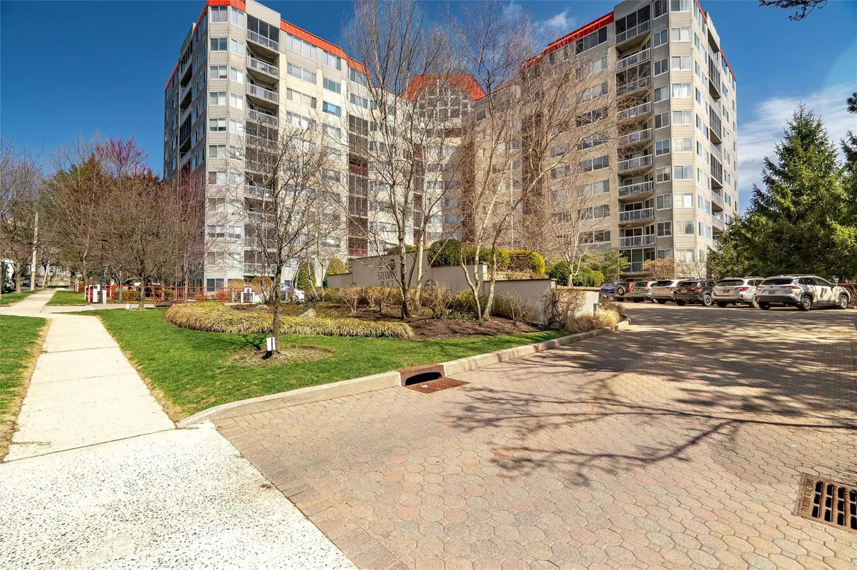 Westchester Real Estate | View 10 Stewart Place, 6AW | Listing