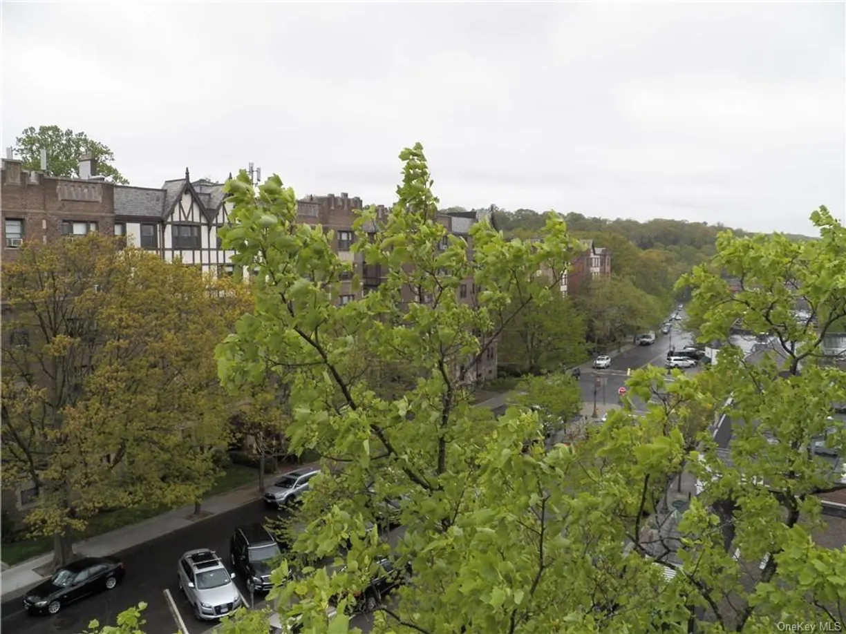 Westchester Real Estate | View 142 Garth Road, 5W | Listing