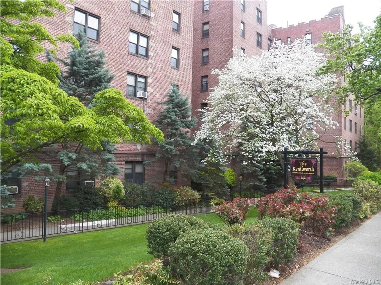 Westchester Real Estate | View 142 Garth Road, 5W | Listing