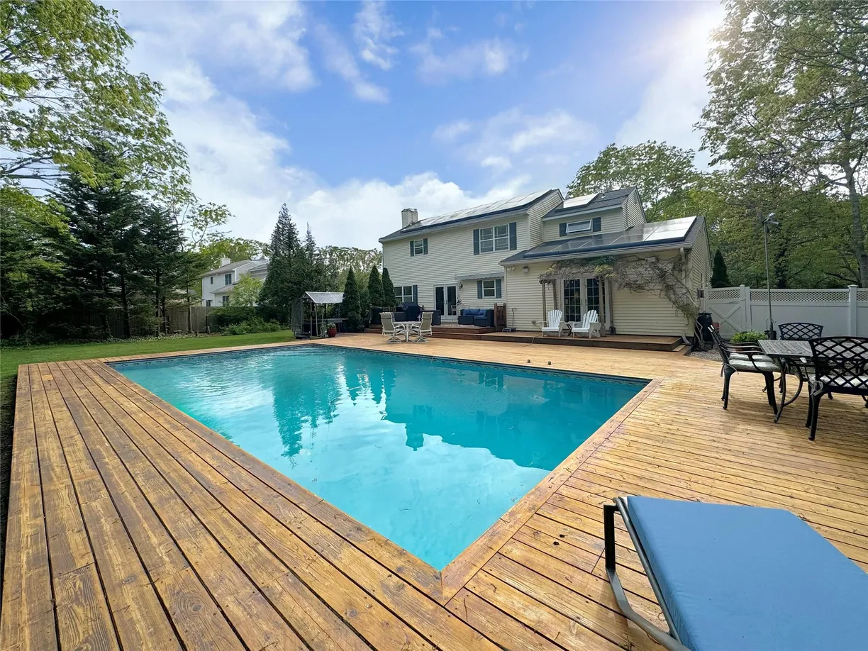 The Hamptons Real Estate | View 17 Jennifers Path | 4 Beds, 2 Baths